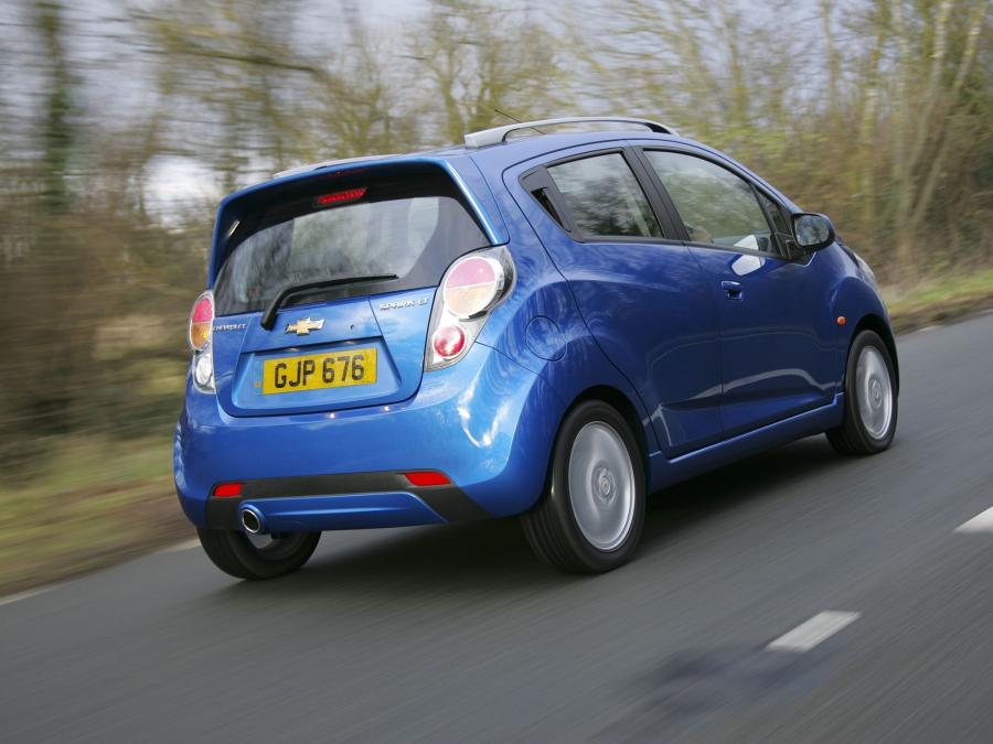  Chevrolet Spark 2011 года  (UK) (фото 11 из 16)